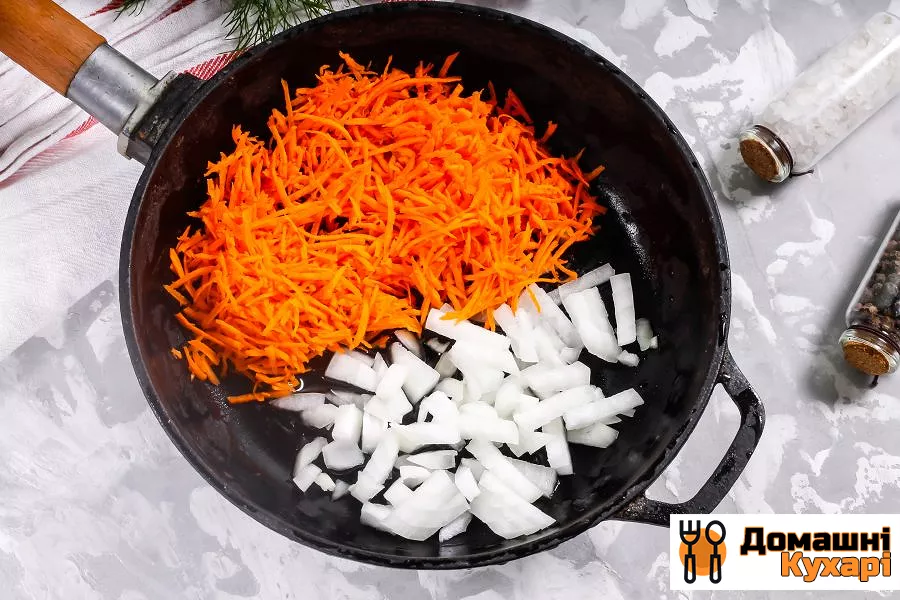 Курячі шлунки з цибулею і морквою - фото крок 5