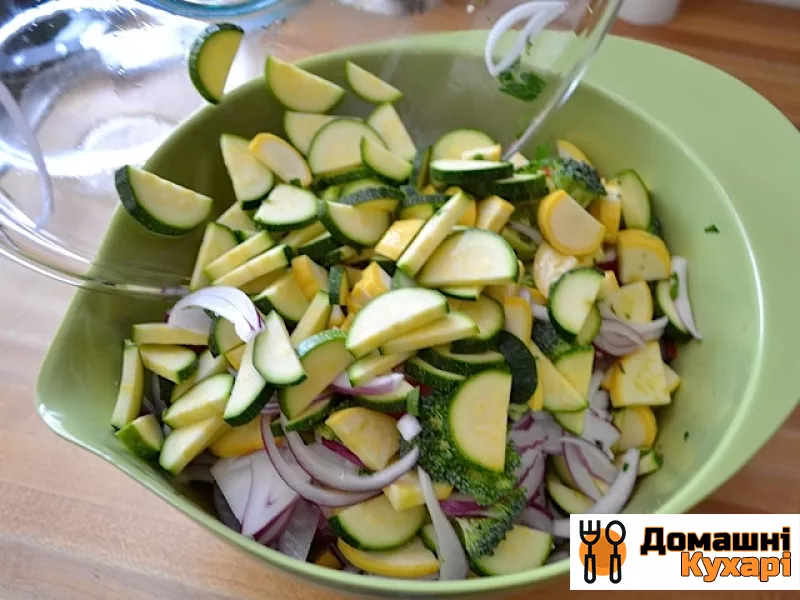 Літній салат з макаронами і овочами - фото крок 7